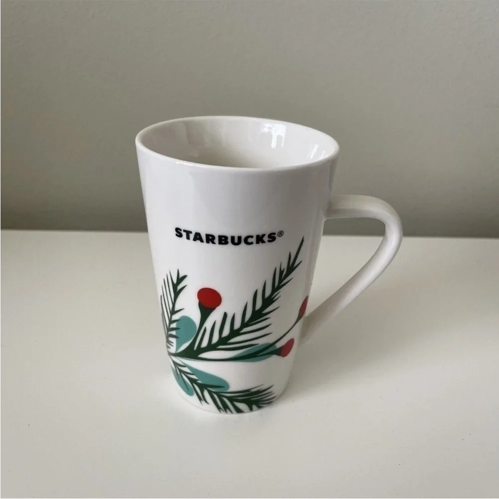 Starbucks 2020 Holly Berry Pine 12 0z. Holiday Christmas Mug NWOT